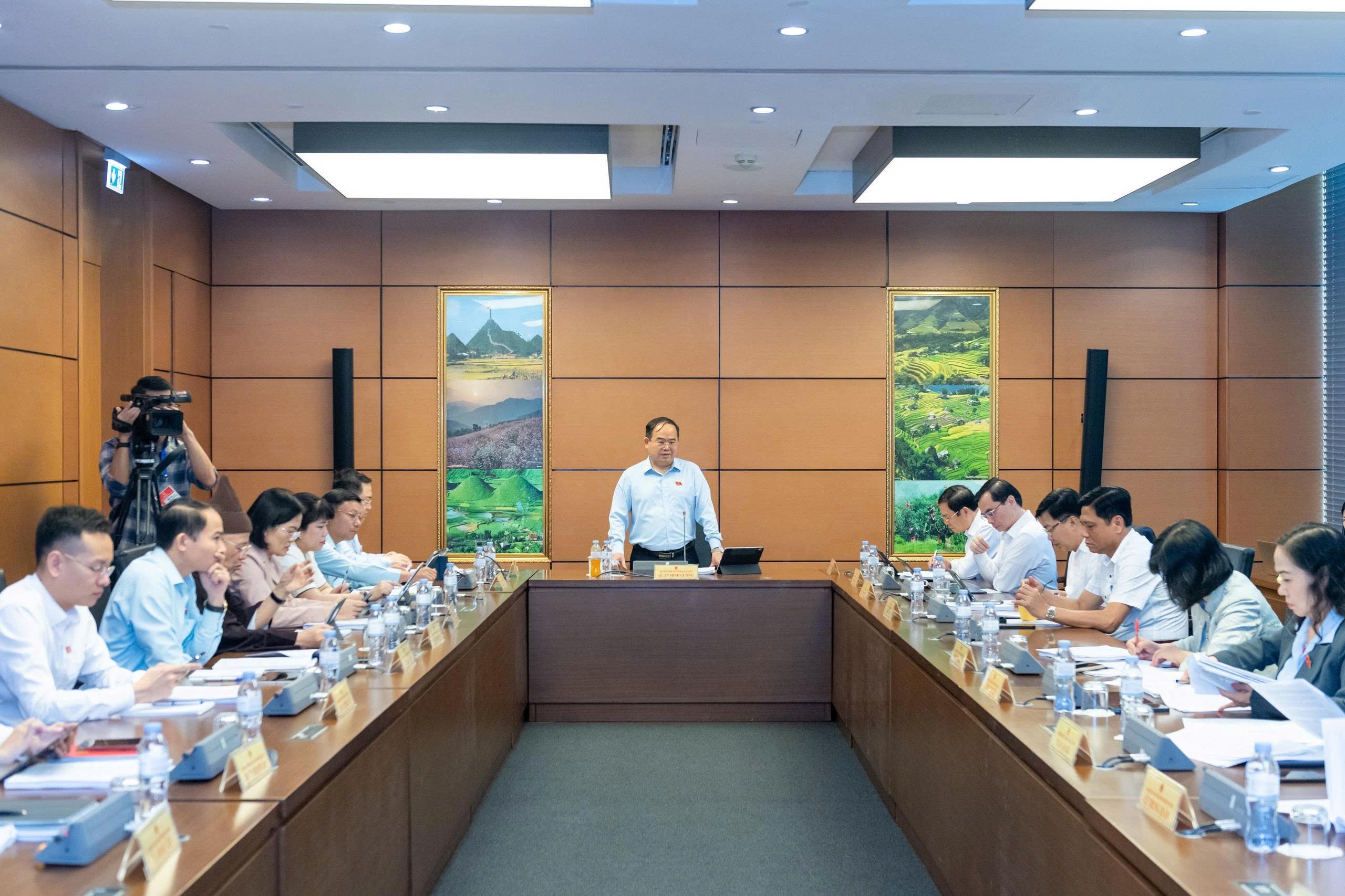 Hoàn thiện cơ chế pháp lý thí điểm luật sư công