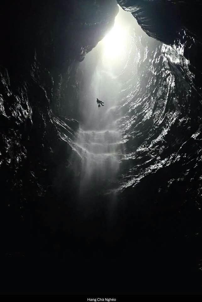 Phát hiện hang động sâu 350m cực hiếm tại VGQ lớn nhất Việt Nam, lý do gì khiến nhà thám hiểm chưa thể khảo sát hết?