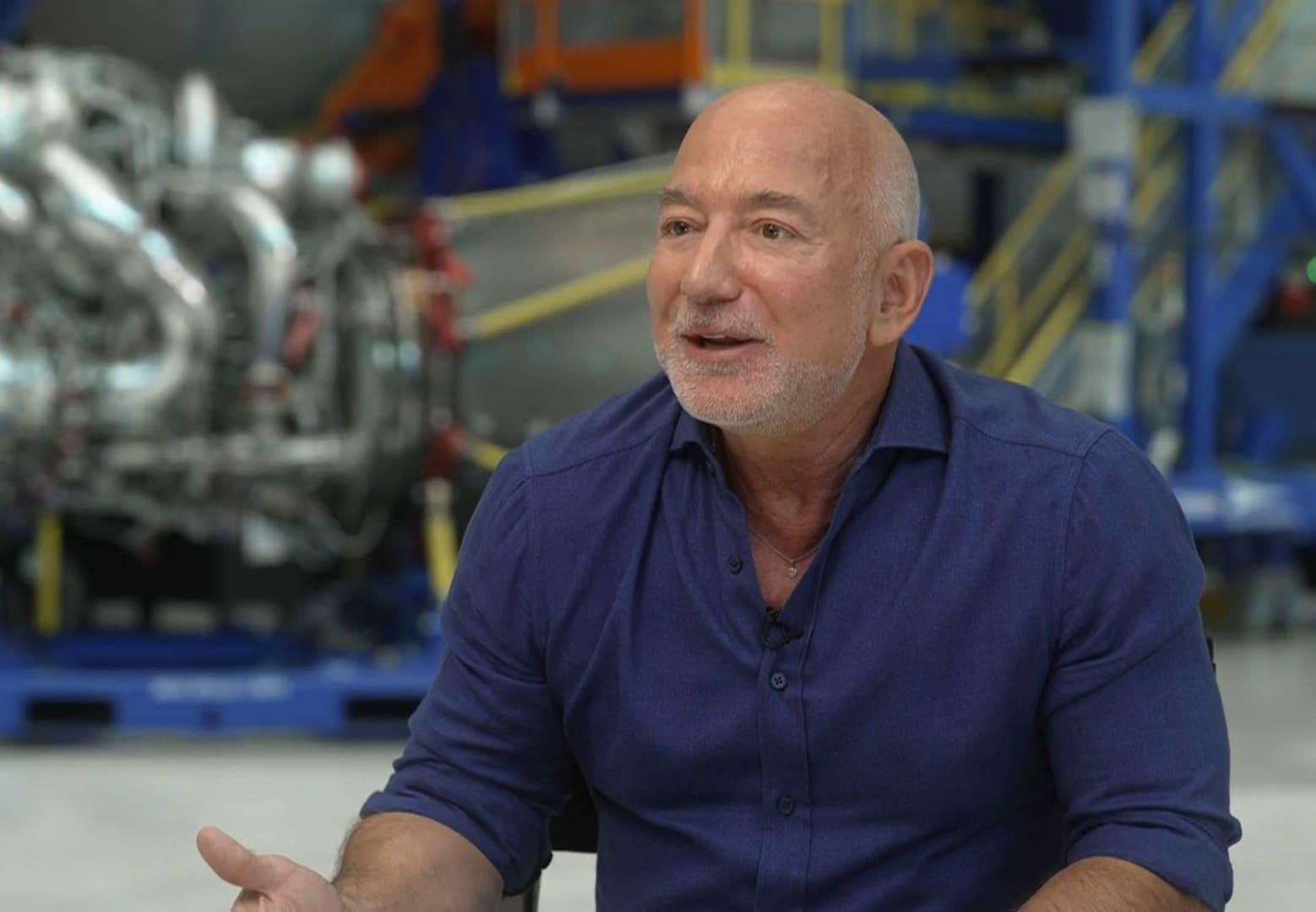 Tỷ phú Jeff Bezos gạt bỏ lo ngại bong bóng AI, khẳng định thế giới vẫn được hưởng lợi Tỷ phú Jeff Bezos gạt bỏ lo ngại bong bóng AI, khẳng định thế giới vẫn được hưởng lợi
