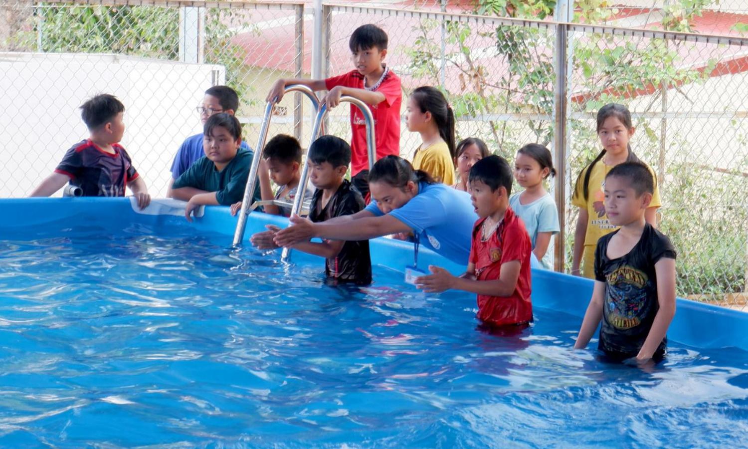 Thủ tướng yêu cầu khẩn trương dạy bơi trong trường học, tăng cường phòng chống đuối nước trẻ em Thủ tướng yêu cầu khẩn trương dạy bơi trong trường học, tăng cường phòng chống đuối nước trẻ em