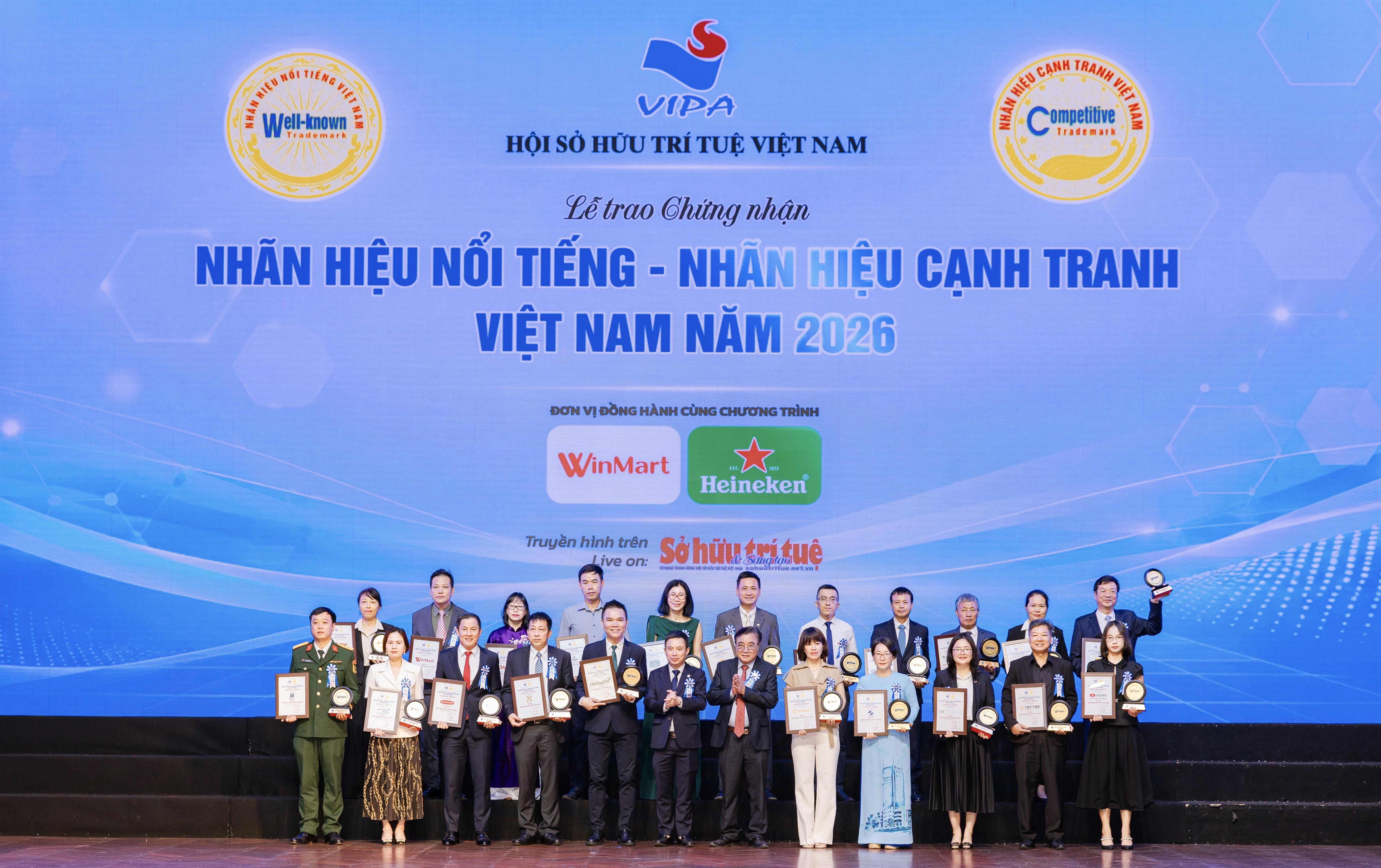 3.-vietnam-airlines-khong-ngung-nang-cao-gia-tri-thuong-hieu-trai-nghiem-cua-hanh-khach-va-tung-buoc-khang-dinh-vi-the-tren-ban-do-hang-khong-khu-vuc-va-the-gioi_1784516724.jpg