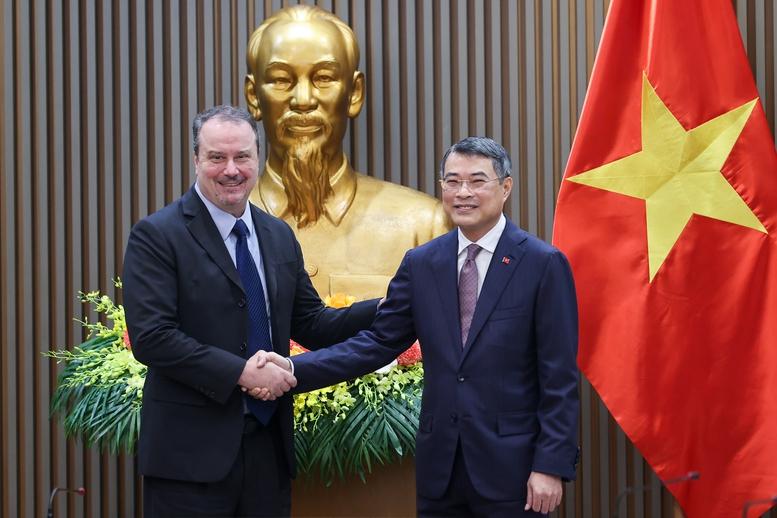 Thủ tướng Lê Minh Hưng tiếp Phó Đại diện Thương mại Hoa Kỳ: Sớm đạt thỏa thuận về Hiệp định thương mại đối ứng, công bằng và cân bằng Thủ tướng Lê Minh Hưng tiếp Phó Đại diện Thương mại Hoa Kỳ: Sớm đạt thỏa thuận về Hiệp định thương mại đối ứng, công bằng và cân bằng