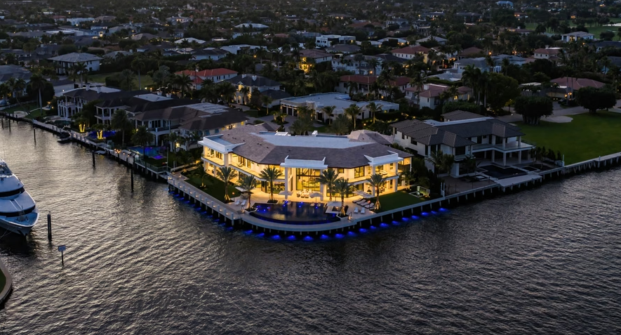 Căn biệt thự diện tích hơn 1.600m2 bán thành công với giá 1.900 tỷ đồng Căn biệt thự diện tích hơn 1.600m2 bán thành công với giá 1.900 tỷ đồng