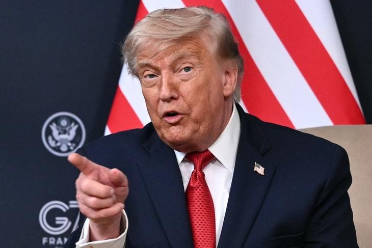 Ông Trump cảnh báo sẽ thu phí tại Hormuz nếu không đạt được thỏa thuận với Iran Ông Trump cảnh báo sẽ thu phí tại Hormuz nếu không đạt được thỏa thuận với Iran