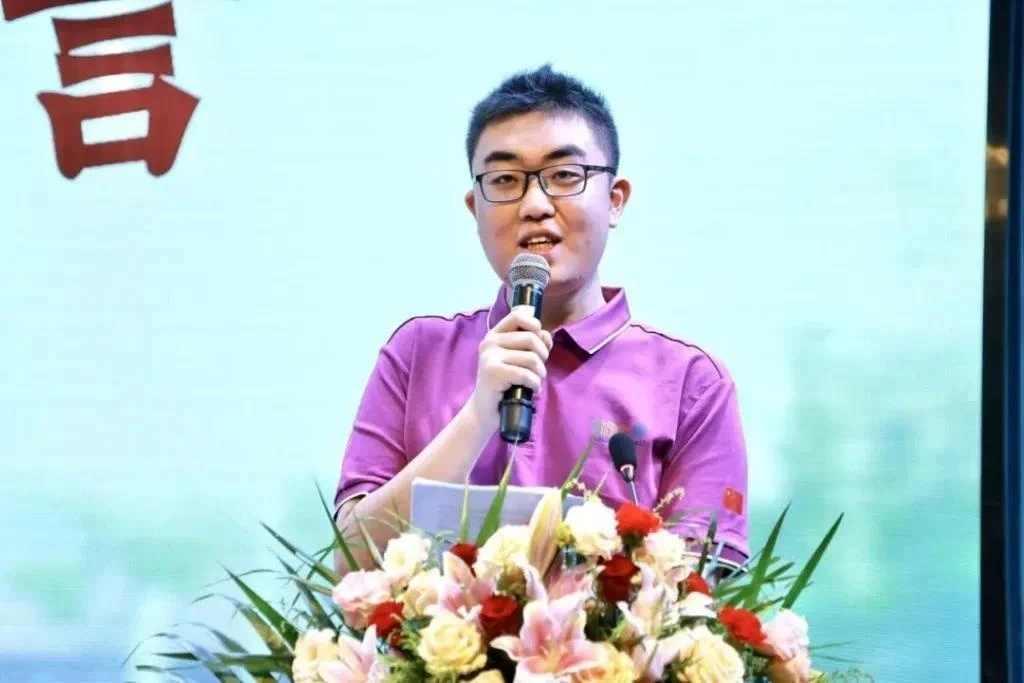 Nam sinh 2 năm liên tiếp đạt điểm tuyệt đối 42/42 Olympic Toán Quốc tế: 3 tuổi đã nhớ số điện thoại sau một lần nghe, giành hơn 20 giải thưởng