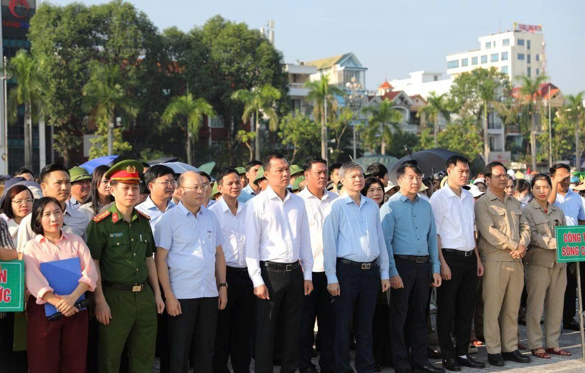 Thanh Hóa đồng loạt ra quân khắc phục hậu quả sau mưa lũ Thanh Hóa đồng loạt ra quân khắc phục hậu quả sau mưa lũ