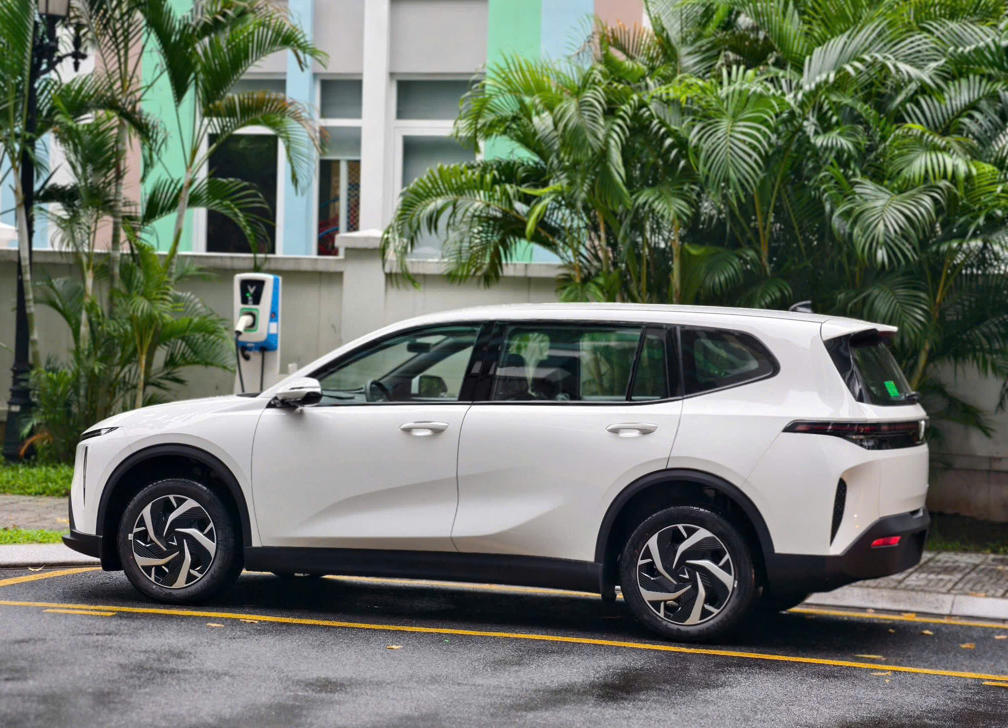 Sau 1 năm với hơn 80.000kn, chủ xe VinFast Limo Green nói thẳng trải nghiệm thật, đưa ra những so sánh với Mitsubishi Xpander
