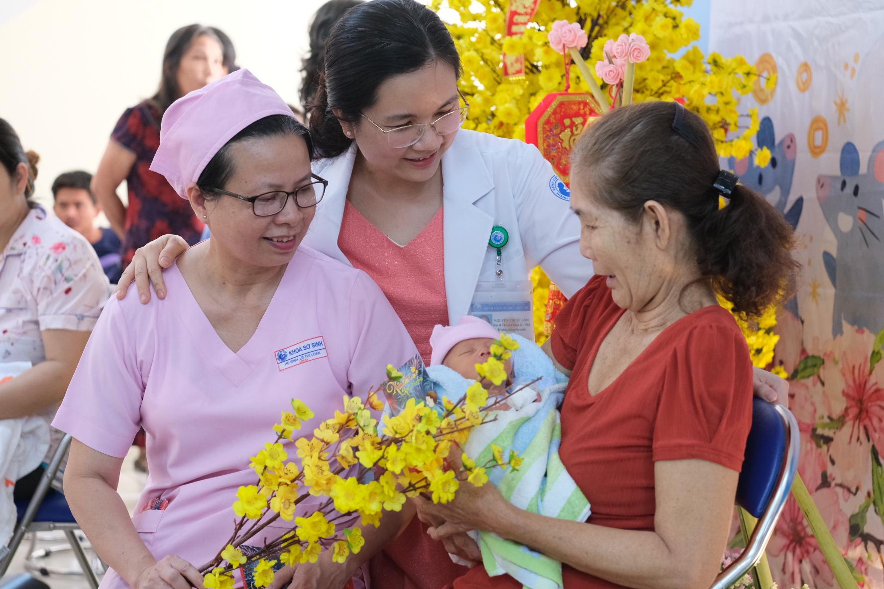 Hơn 510.000 lượt khám, cấp cứu trong 8 ngày Tết Bính Ngọ 2026