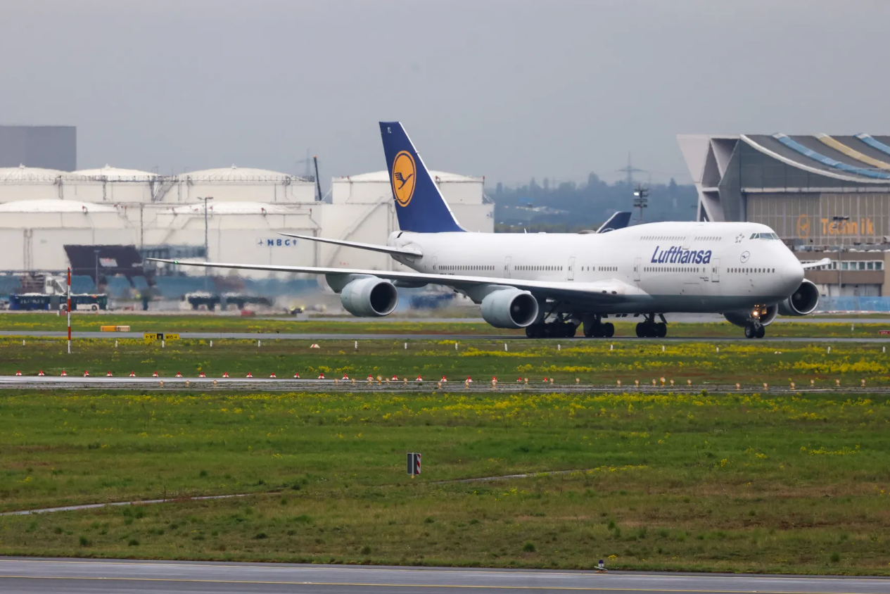 Hãng hàng không lớn thứ 2 châu Âu cắt giảm 20.000 chuyến bay vì giá nhiên liệu tăng vọt