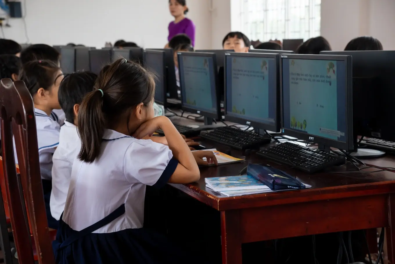 Tạo “lá chắn số” cho trẻ em Đắk Lắk