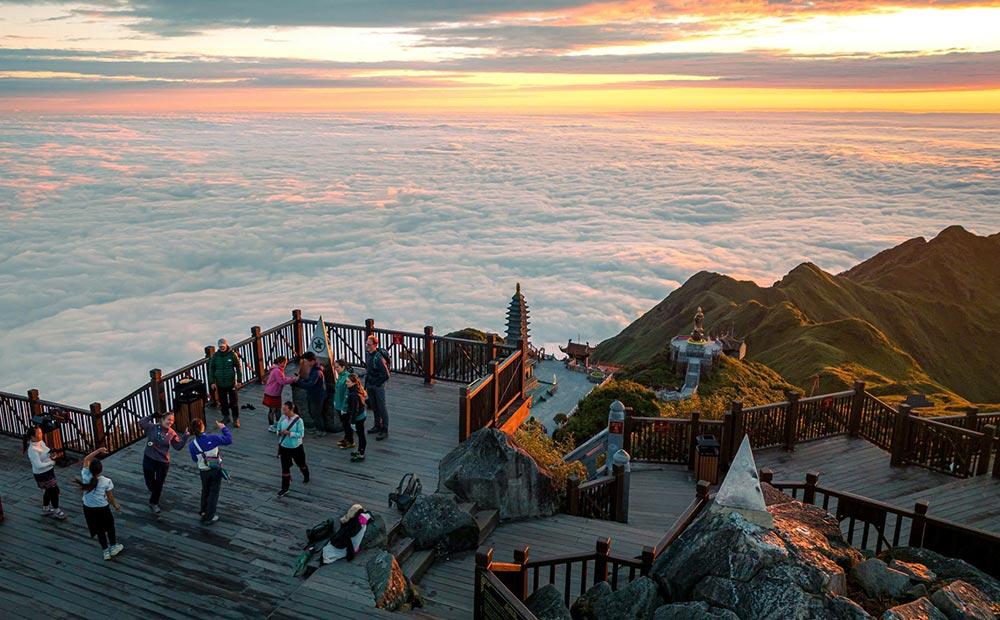 Lào Cai đón hơn 9,8 triệu lượt khách trong 9 tháng Lào Cai đón hơn 9,8 triệu lượt khách trong 9 tháng