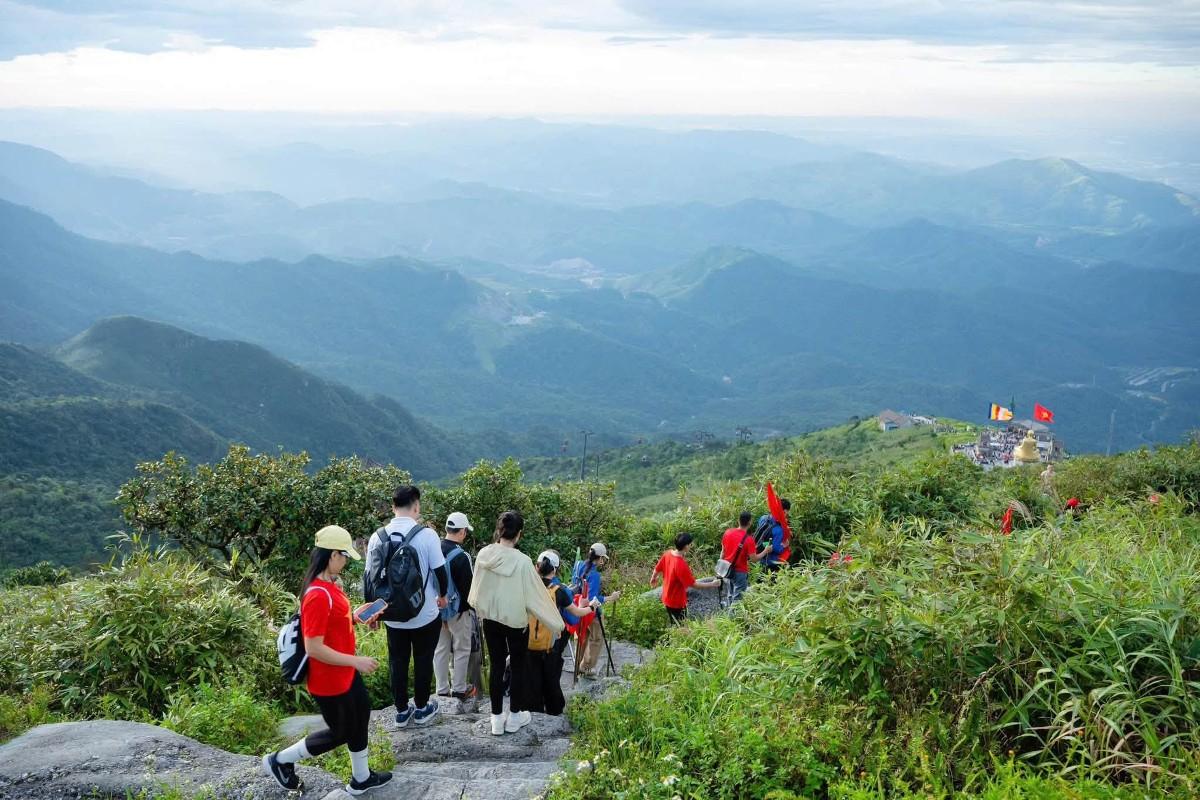 Quảng Ninh hướng tới mốc 23 triệu lượt khách trong năm 2026