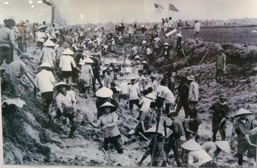 Huy động hơn 100.000 nhân công làm nên công trình giao thông huyết mạch dài 1.730km của Việt Nam, nửa thế kỷ vẫn không thể thay thế