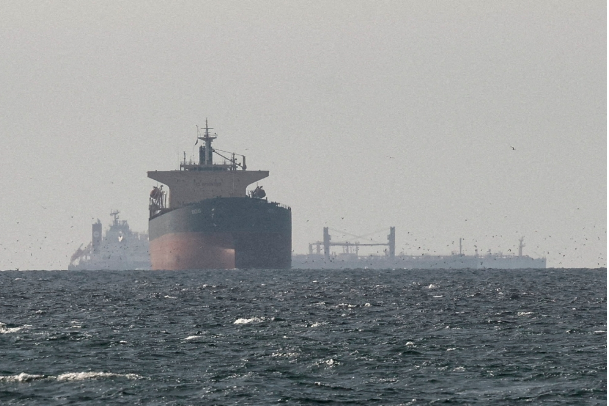 Quốc gia Đông Nam Á đưa 3 tàu chở dầu mắc kẹt ở eo biển Hormuz về nước an toàn, bằng cách nào?