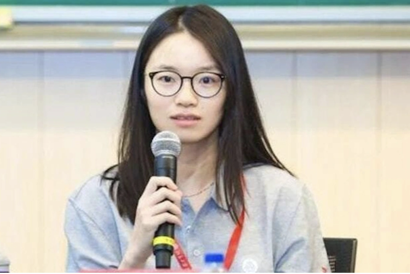 Nữ 'thần đồng' 16 tuổi đỗ đại học, 34 tuổi được phong Giáo sư: Từng gây chấn động với lời giải bài toán phức tạp bậc nhất thế kỷ 21, là ứng viên sáng giá cho 'Nobel Toán học'