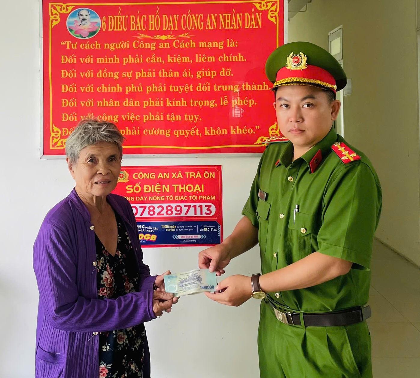 Cụ bà 74 tuổi phát hiện nhiều tờ tiền trên đường, công an xã lập tức vào cuộc xác minh