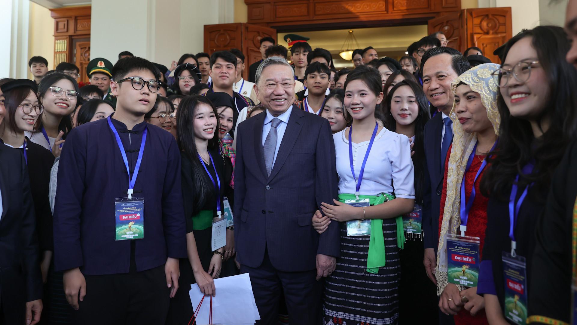 Thanh niên với tương lai đất nước