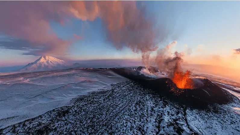Ngọn núi đều đặn phun ra hơn 2 lượng vàng mỗi ngày, là nơi chứng kiến vụ tai nạn thảm khốc của ngành hàng không khiến 257 người thiệt mạng