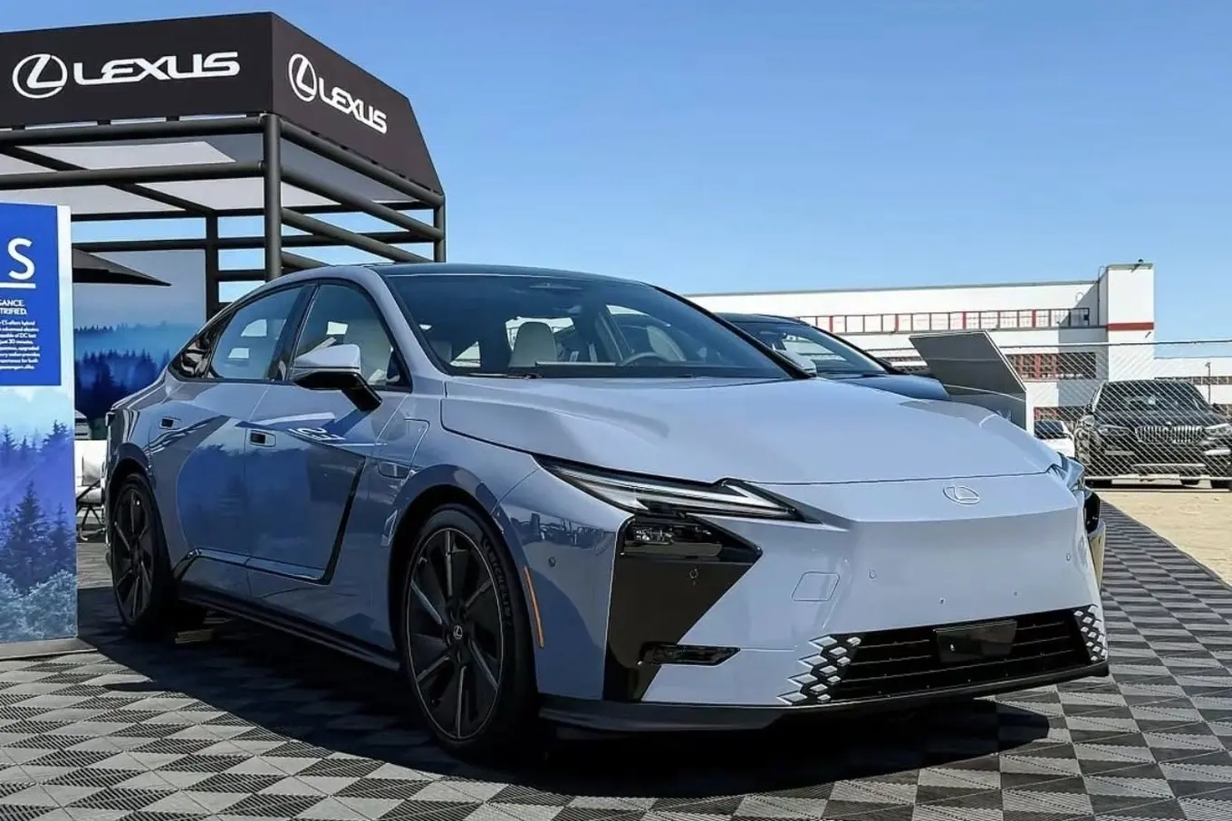 lexus-es-2026-nhan-coc-tai-viet-nam-anh1jpg-1770023862912-1779430237164_1779612212.webp