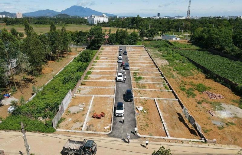 Từ giờ, có được tách thửa với đất đang tranh chấp hay không?