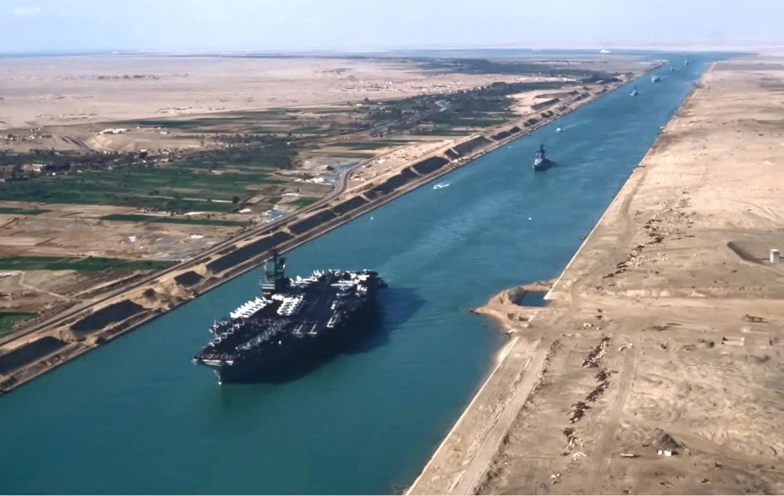 Huy động 1,5 triệu nhân công đào khoét, đục đẽo trong 10 năm tạo nên tuyến vận tải ‘huyết mạch’ của thế giới, nối liền 2 châu lục