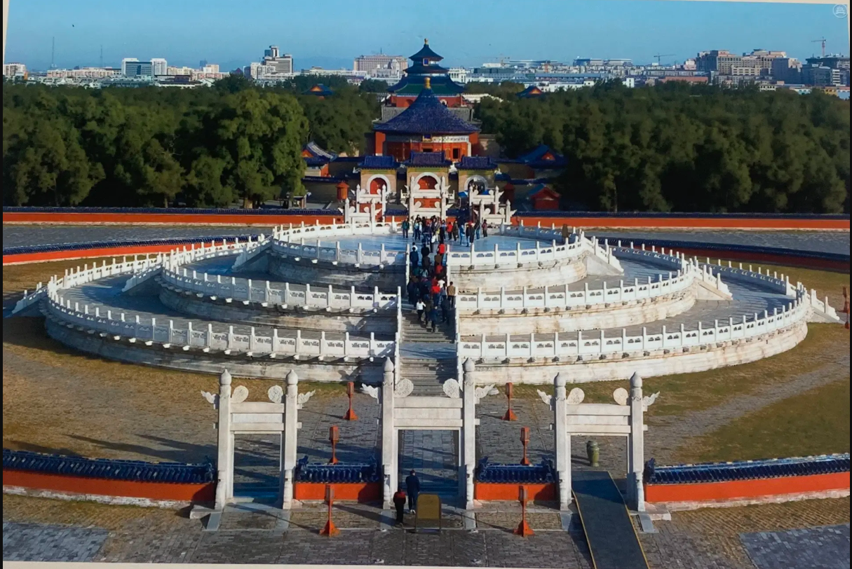 Huy động hàng vạn nhân công xây đàn tế trời đồ sộ bậc nhất lịch sử: Rộng gấp 4 lần Tử Cấm Thành, tương đương hơn 300 sân bóng đá