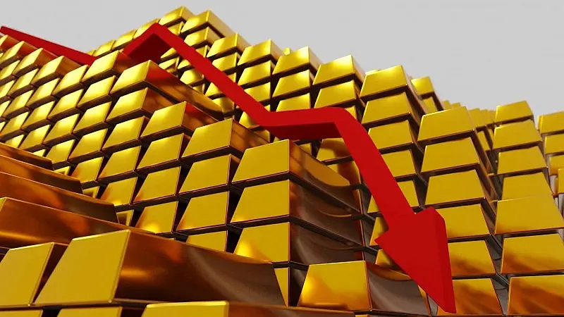 Giá vàng giảm mạnh theo đà tăng của USD