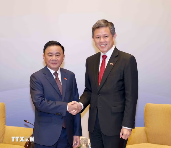 Lễ đón Ủy viên Bộ Chính trị, Thường trực Ban Bí thư Trần Cẩm Tú thăm chính thức Singapore Lễ đón Ủy viên Bộ Chính trị, Thường trực Ban Bí thư Trần Cẩm Tú thăm chính thức Singapore