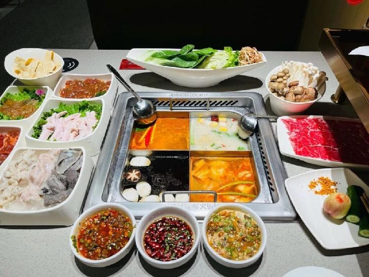 Chuỗi lẩu nổi tiếng bất ngờ bỏ một 'đặc quyền' quen thuộc của khách Việt sau nhiều năm Chuỗi lẩu nổi tiếng bất ngờ bỏ một 'đặc quyền' quen thuộc của khách Việt sau nhiều năm