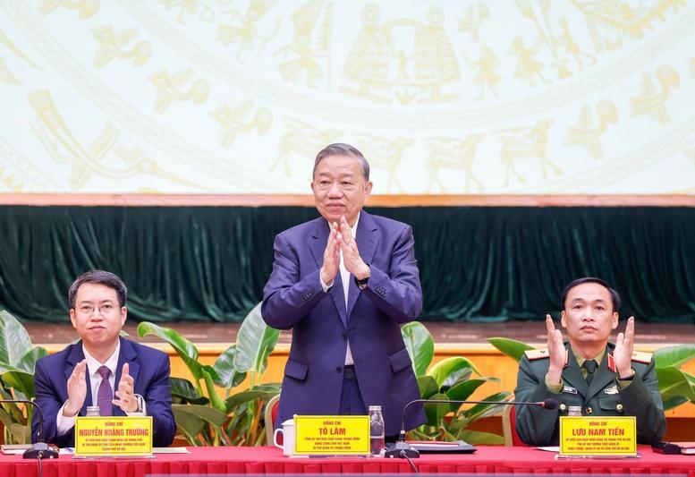 Tổng Bí thư Tô Lâm dự Hội nghị tiếp xúc giữa cử tri với người ứng cử đại biểu Quốc hội khóa XVI Tổng Bí thư Tô Lâm dự Hội nghị tiếp xúc giữa cử tri với người ứng cử đại biểu Quốc hội khóa XVI