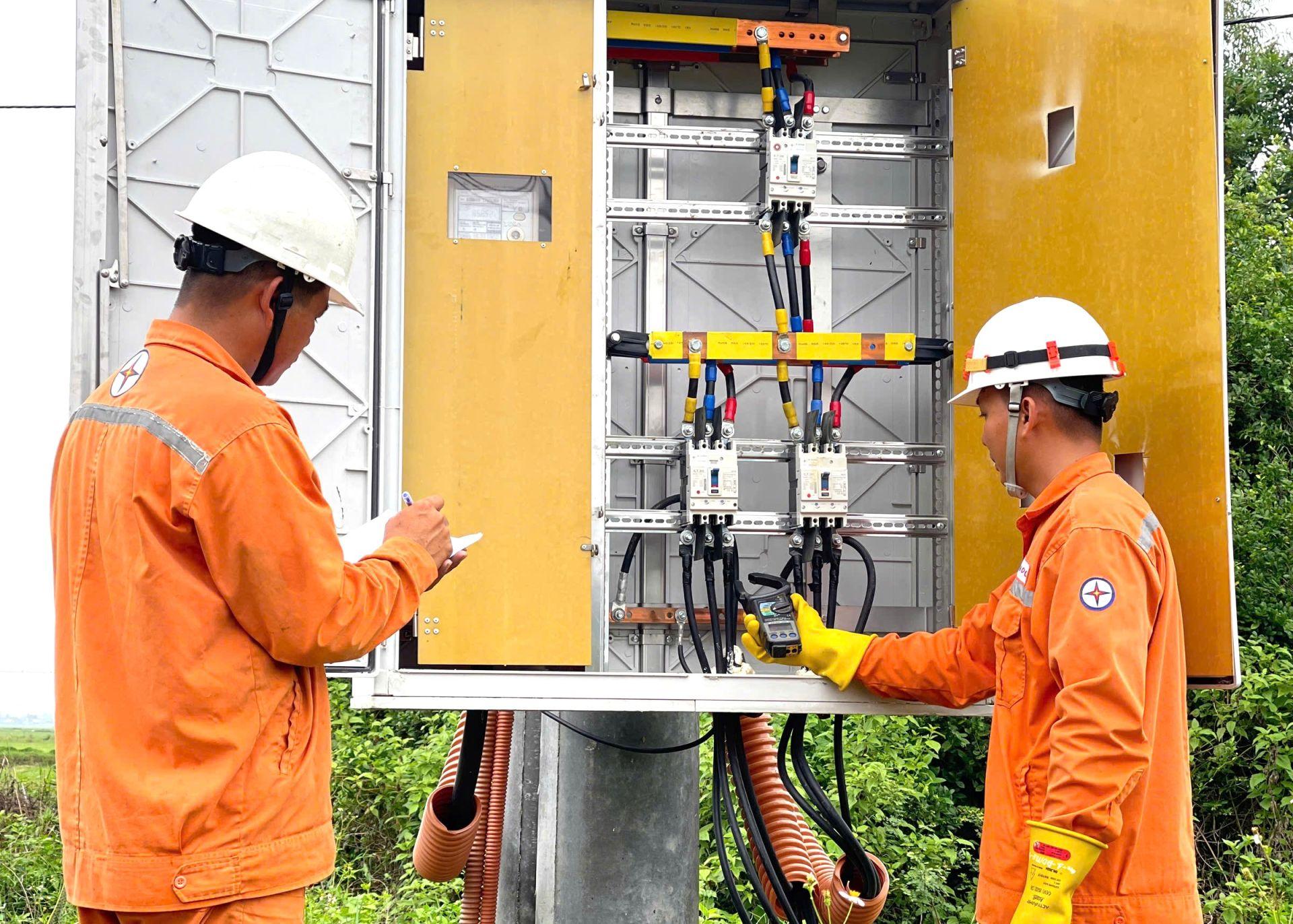 Bộ Công Thương nêu loạt giải pháp tiết kiệm điện Bộ Công Thương nêu loạt giải pháp tiết kiệm điện