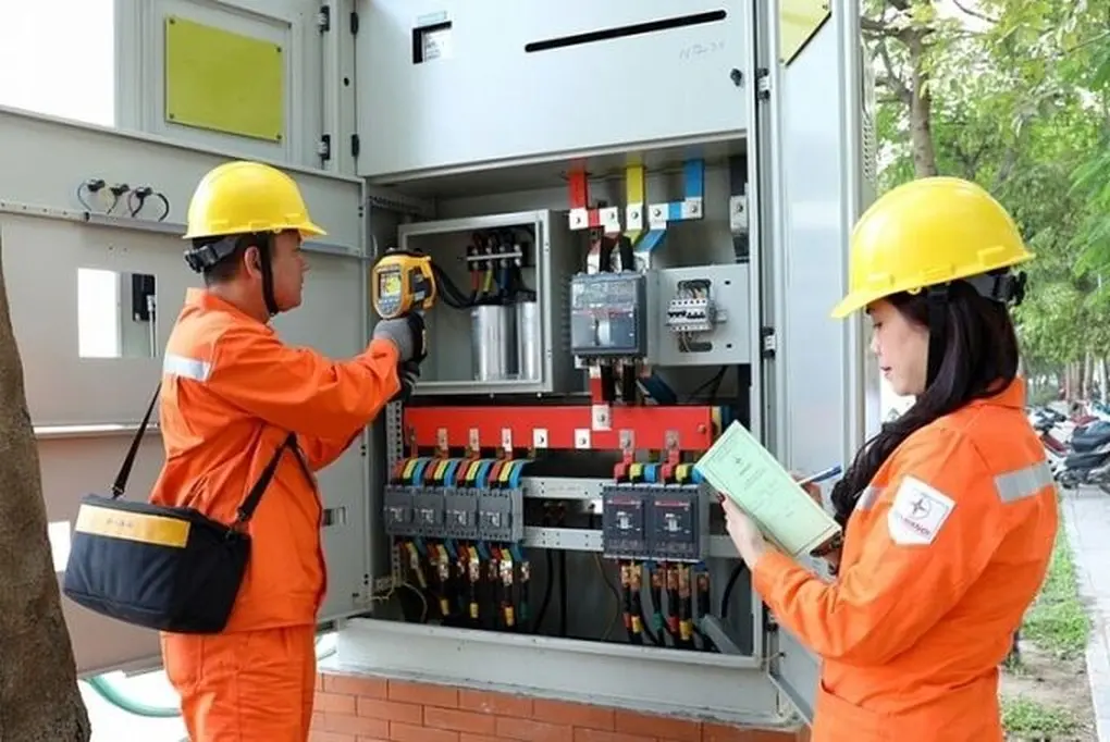Bộ Công Thương đề xuất áp giá điện theo khung giờ với hộ gia đình khi điều kiện cho phép Bộ Công Thương đề xuất áp giá điện theo khung giờ với hộ gia đình khi điều kiện cho phép