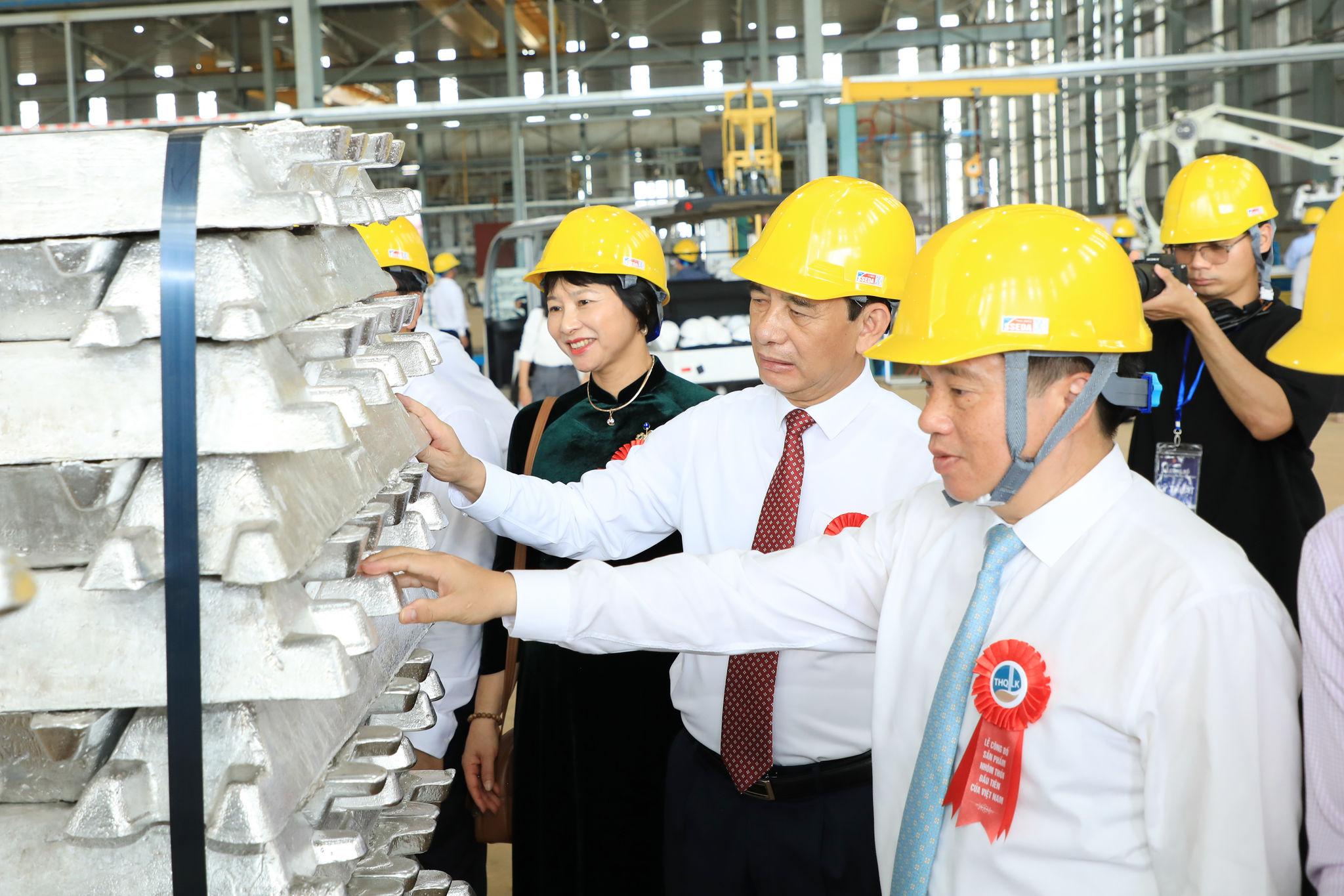 Việt Nam lần đầu sản xuất thành công nhôm thỏi, hoàn thiện chuỗi giá trị ngành nhôm