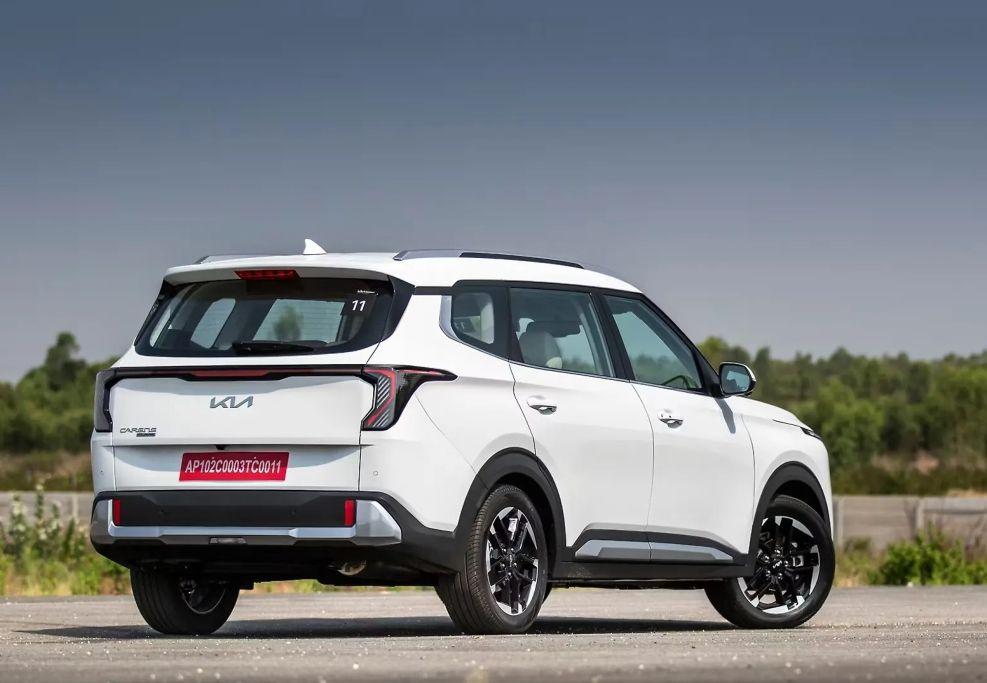 kia-carens-3_1790356086.jpg