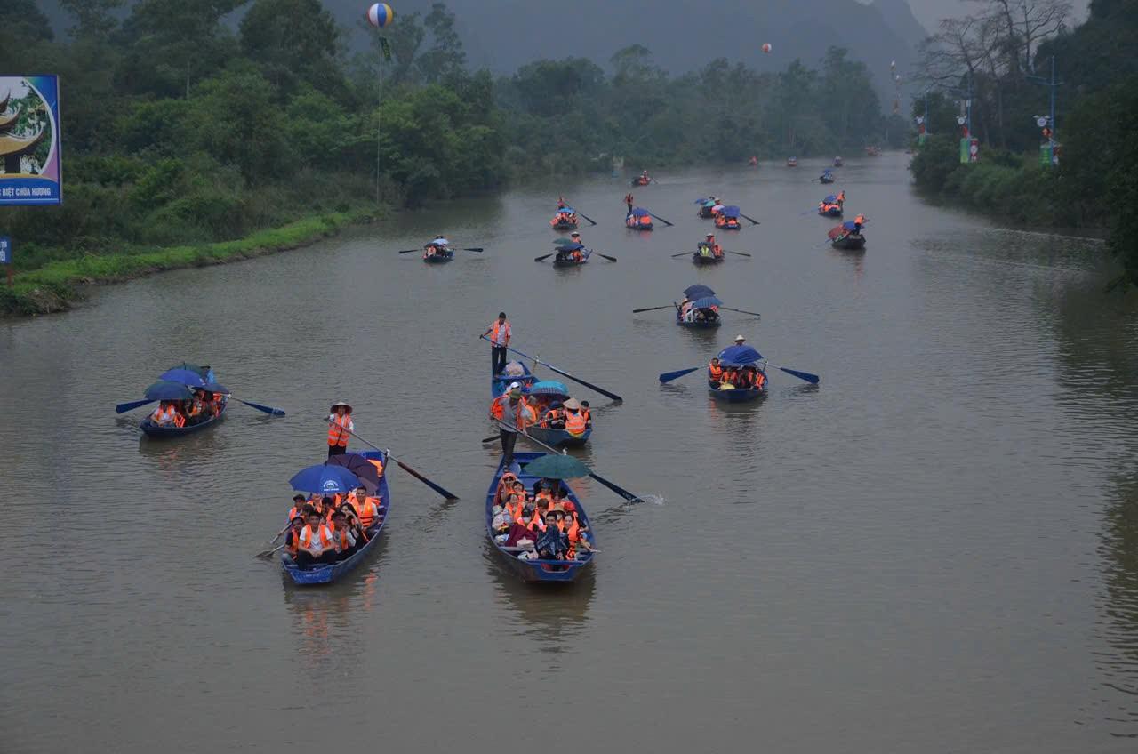 Xử phạt 8 lái đò vi phạm, Chùa Hương siết chuẩn an toàn mùa lễ hội Xử phạt 8 lái đò vi phạm, Chùa Hương siết chuẩn an toàn mùa lễ hội
