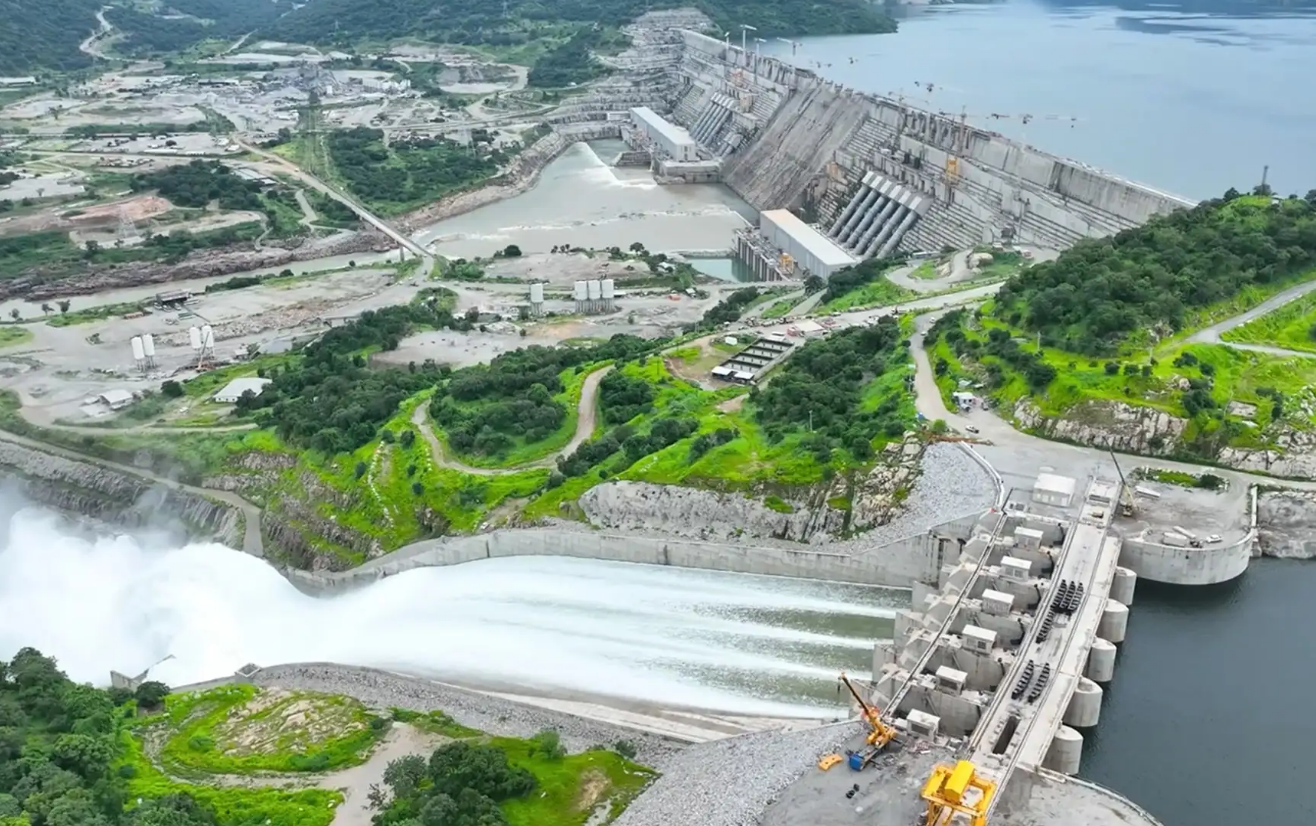 Xây dựng đập thuỷ điện có sức chứa gấp 8 lần thủy điện Hòa Bình: 25.000 người tham gia, vốn đầu tư 130.000 tỷ đồng