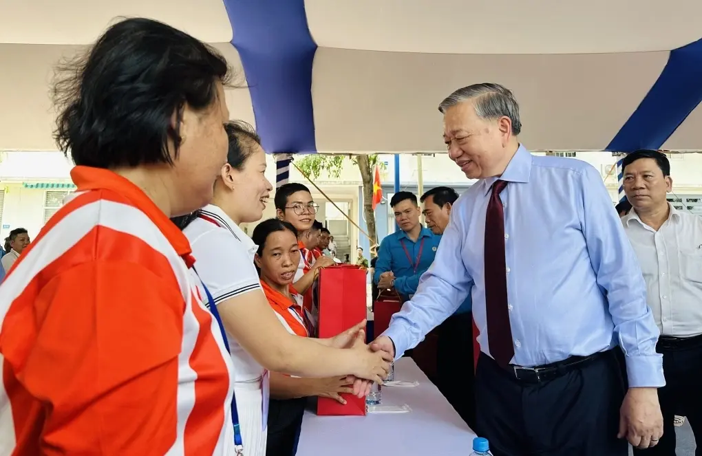 Từ ‘Lương tối thiểu’ đến ‘Lương đủ sống’: Đòn bẩy cho sự phát triển bền vững