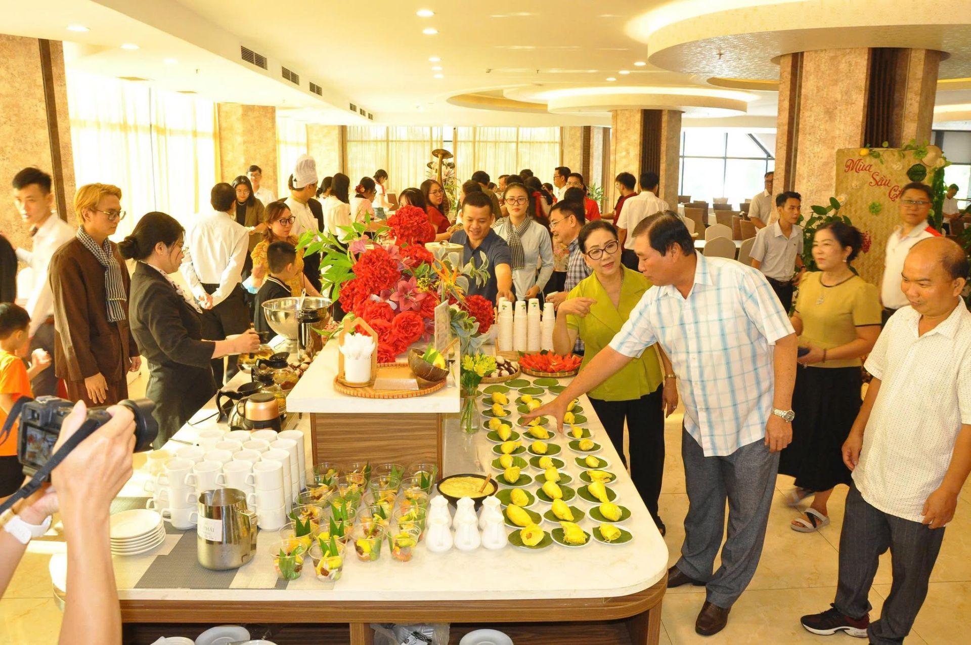 Du lịch ẩm thực góp phần nâng tầm thương hiệu sầu riêng