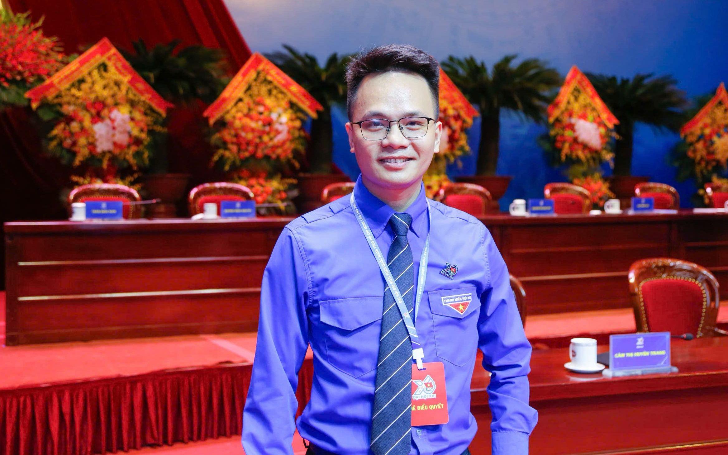 BTV nổi tiếng của VTV từng là thí sinh Olympia, nhận học bổng du học Nga, được bầu vào Ban Chấp hành Trung ương Đoàn khóa XIII