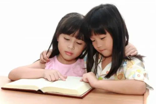 Bộ Y tế đề xuất biểu dương và hỗ trợ tài chính cho vợ chồng sinh đủ hai con Bộ Y tế đề xuất biểu dương và hỗ trợ tài chính cho vợ chồng sinh đủ hai con