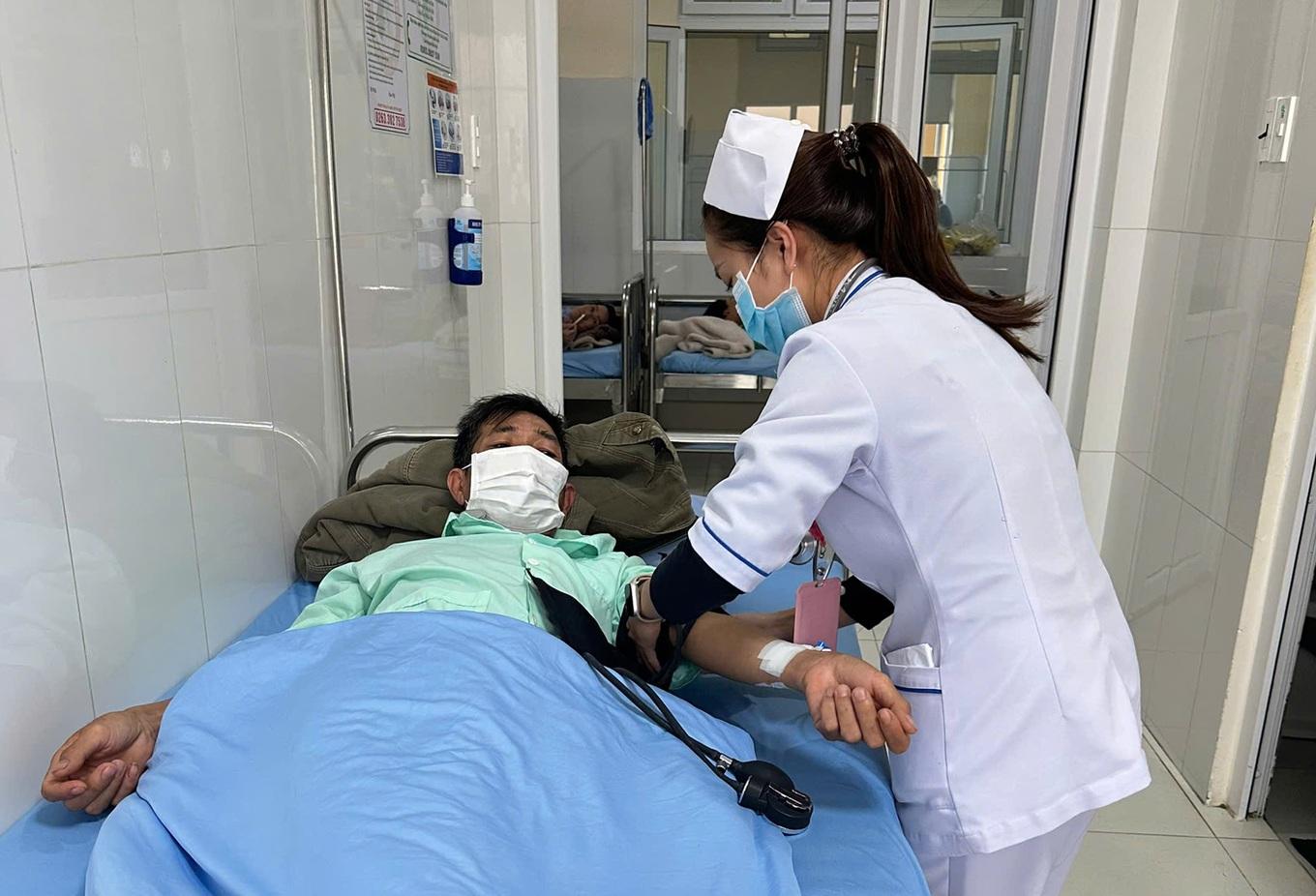 Cục An toàn thực phẩm yêu cầu khẩn trương điều tra, làm rõ nguyên nhân vụ 84 người nghi ngộ độc bánh mì ở Lâm Đồng
