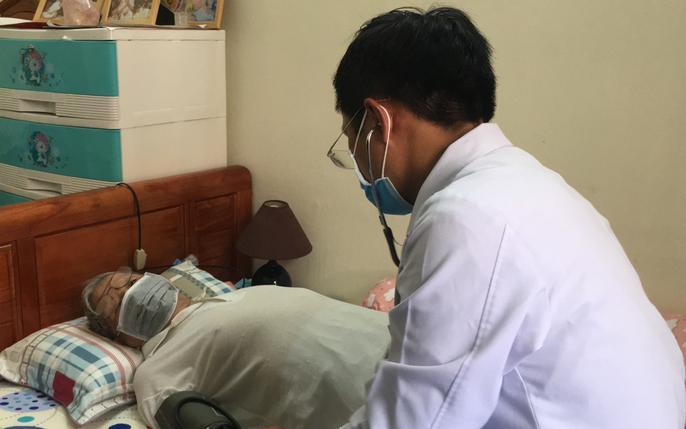 Bộ Y tế đề xuất bảo hiểm y tế chi trả chi phí khám chữa bệnh tại nhà cho 7 nhóm đối tượng Bộ Y tế đề xuất bảo hiểm y tế chi trả chi phí khám chữa bệnh tại nhà cho 7 nhóm đối tượng