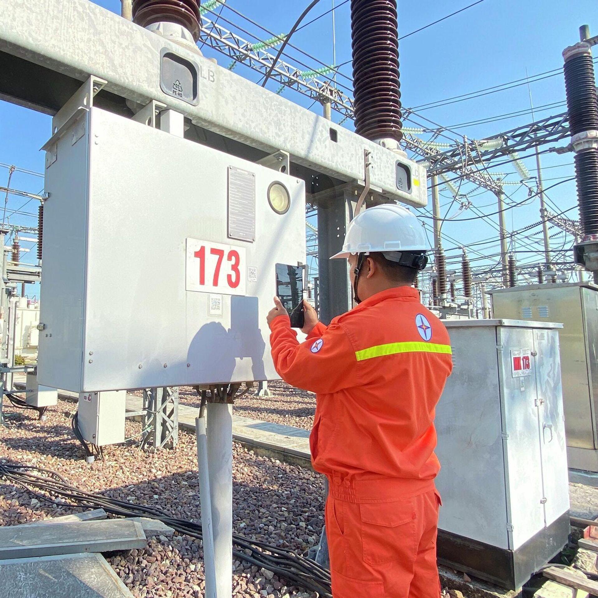 EVN chính thức xóa sạch lỗ lũy kế, thu hơn 352.000 tỷ đồng sau 6 tháng đầu năm 2026 EVN chính thức xóa sạch lỗ lũy kế, thu hơn 352.000 tỷ đồng sau 6 tháng đầu năm 2026