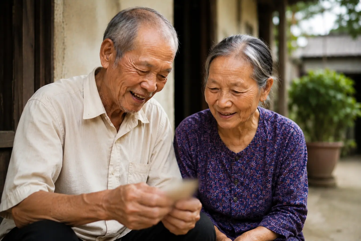 Bộ Y tế phản hồi kiến nghị giảm tuổi hưởng trợ cấp hưu trí xã hội xuống 70 và tăng mức hỗ trợ