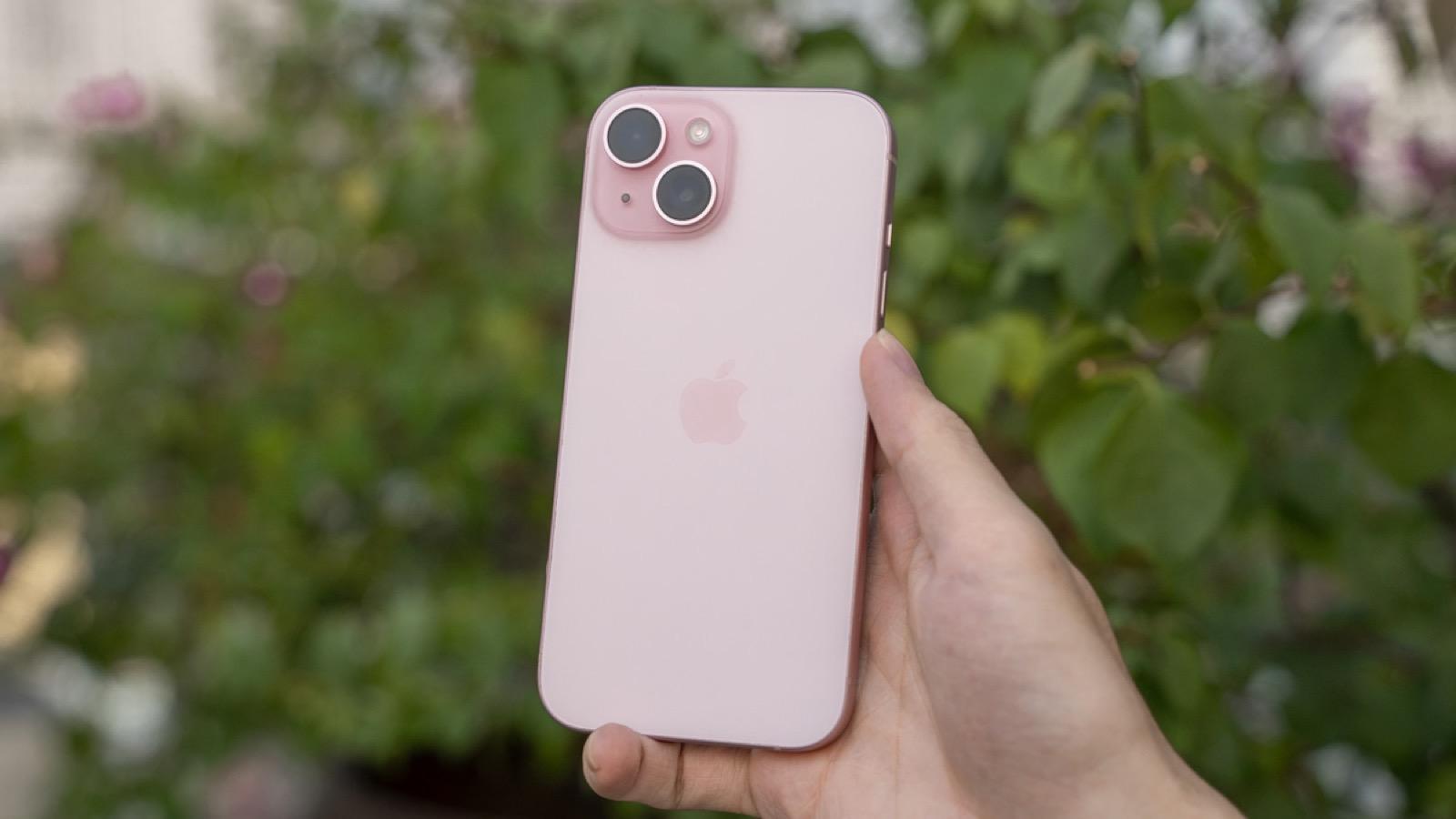 Giá iPhone 15 tiếp tục tăng tại Việt Nam: Sức hút không giảm dù đã bị khai tử