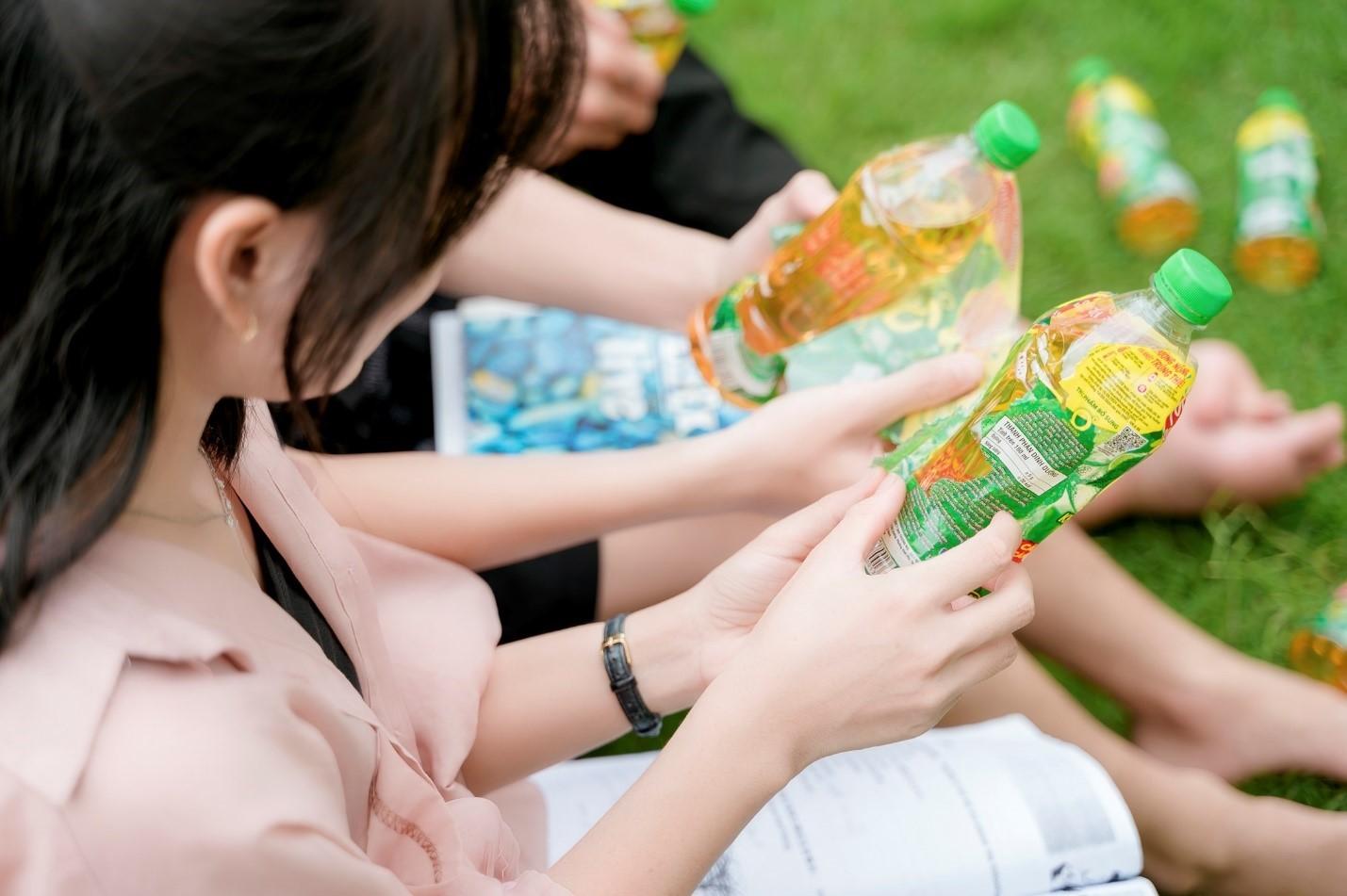 Từ chai nước giải khát đến trải nghiệm tương tác: “Xé ngay trúng liền” tạo điểm nhấn mùa hè