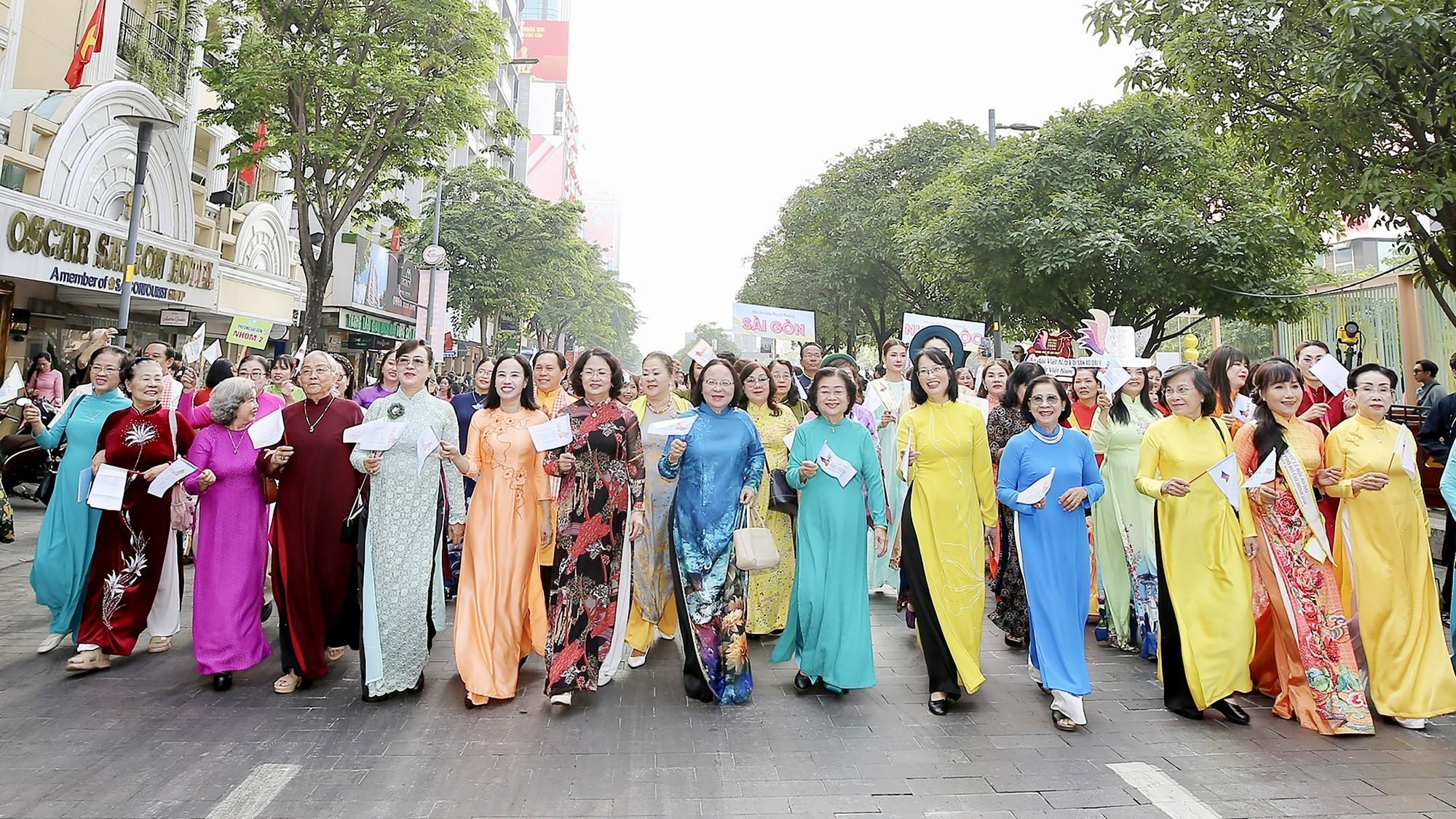 Nỗ lực đưa áo dài Việt Nam vào danh sách di sản của UNESCO