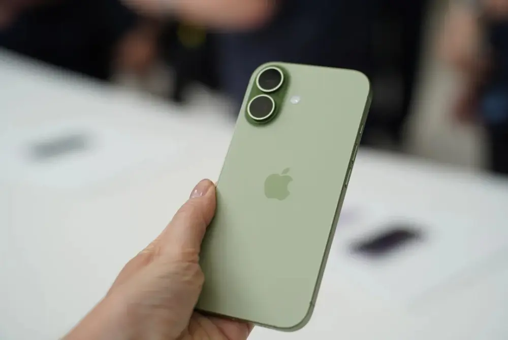 Bất chấp thị trường ảm đạm, iPhone 17 vẫn xô đổ mọi kỷ lục về doanh số bán ra Bất chấp thị trường ảm đạm, iPhone 17 vẫn xô đổ mọi kỷ lục về doanh số bán ra