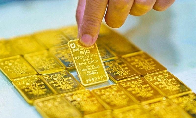 Giá vàng miếng SJC giảm mạnh, lùi sâu về mốc 159 triệu đồng/lượng