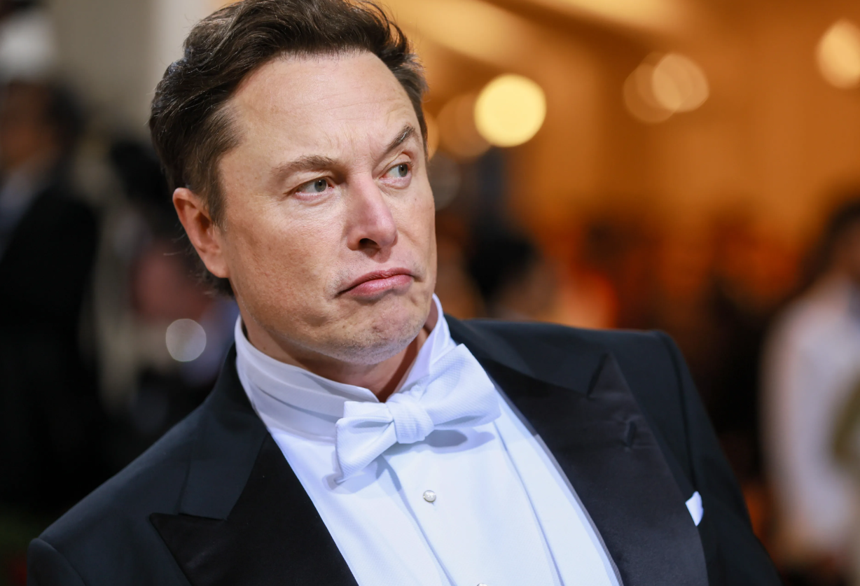 Nhà kinh tế đoạt Nobel thách Elon Musk cho đi toàn bộ tài sản, tỷ phú đáp lời gây bất ngờ Nhà kinh tế đoạt Nobel thách Elon Musk cho đi toàn bộ tài sản, tỷ phú đáp lời gây bất ngờ